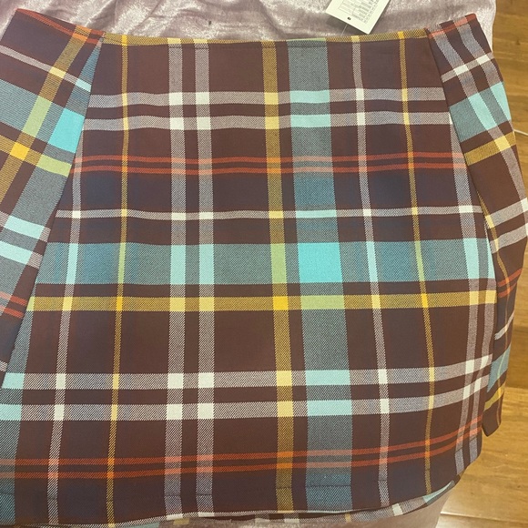 Urban outfitters plaid short skirt, zip up in back - Picture 1 of 4